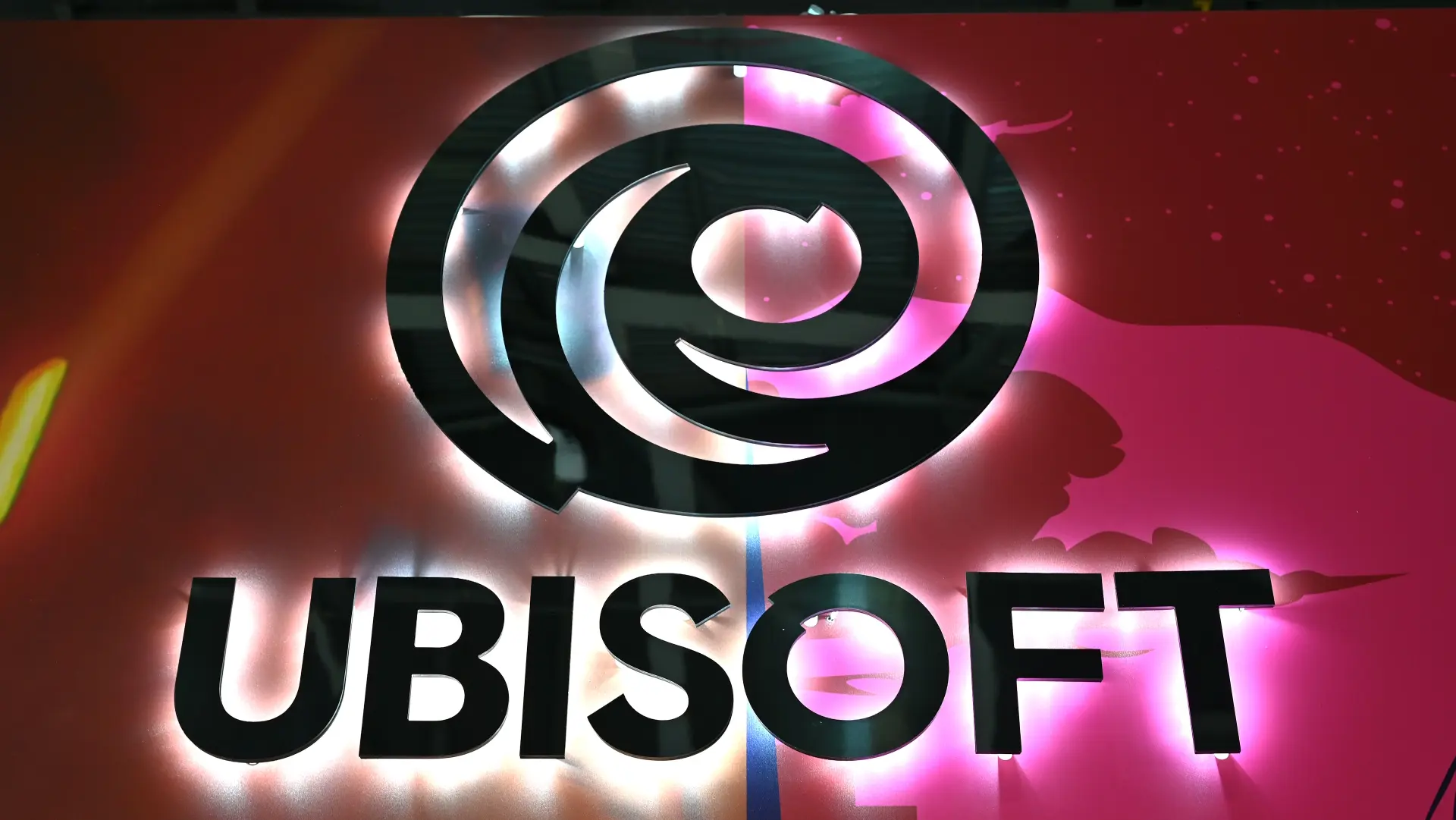 Том Хендерсон: Ubisoft планирует уволить больше 2 тысяч человек - изображение