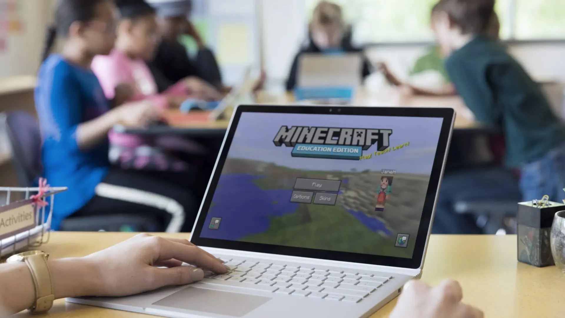 Minecraft. Education Edition для обучения: сравнение версий - изображение