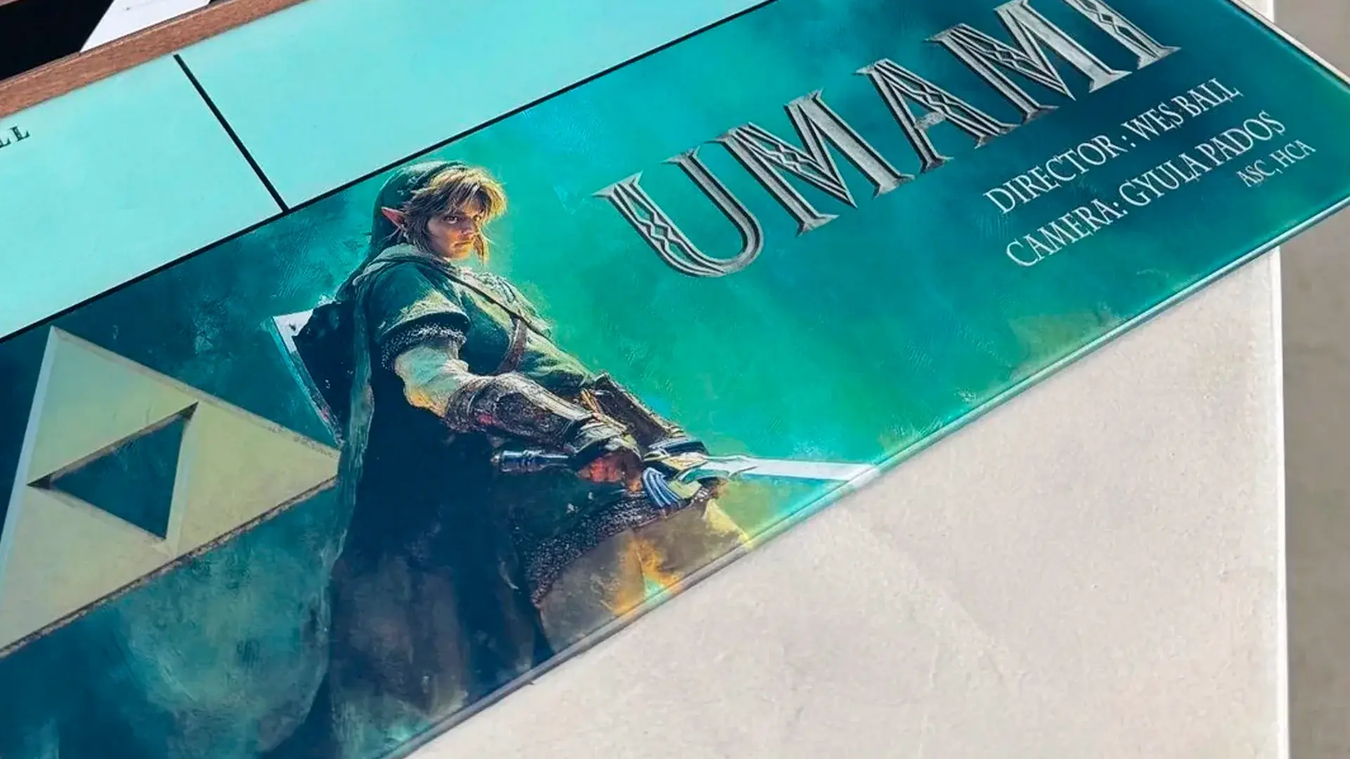 Оператор фильма по «Зельде» выложил фото хлапушки с Линком в костюме - изображение