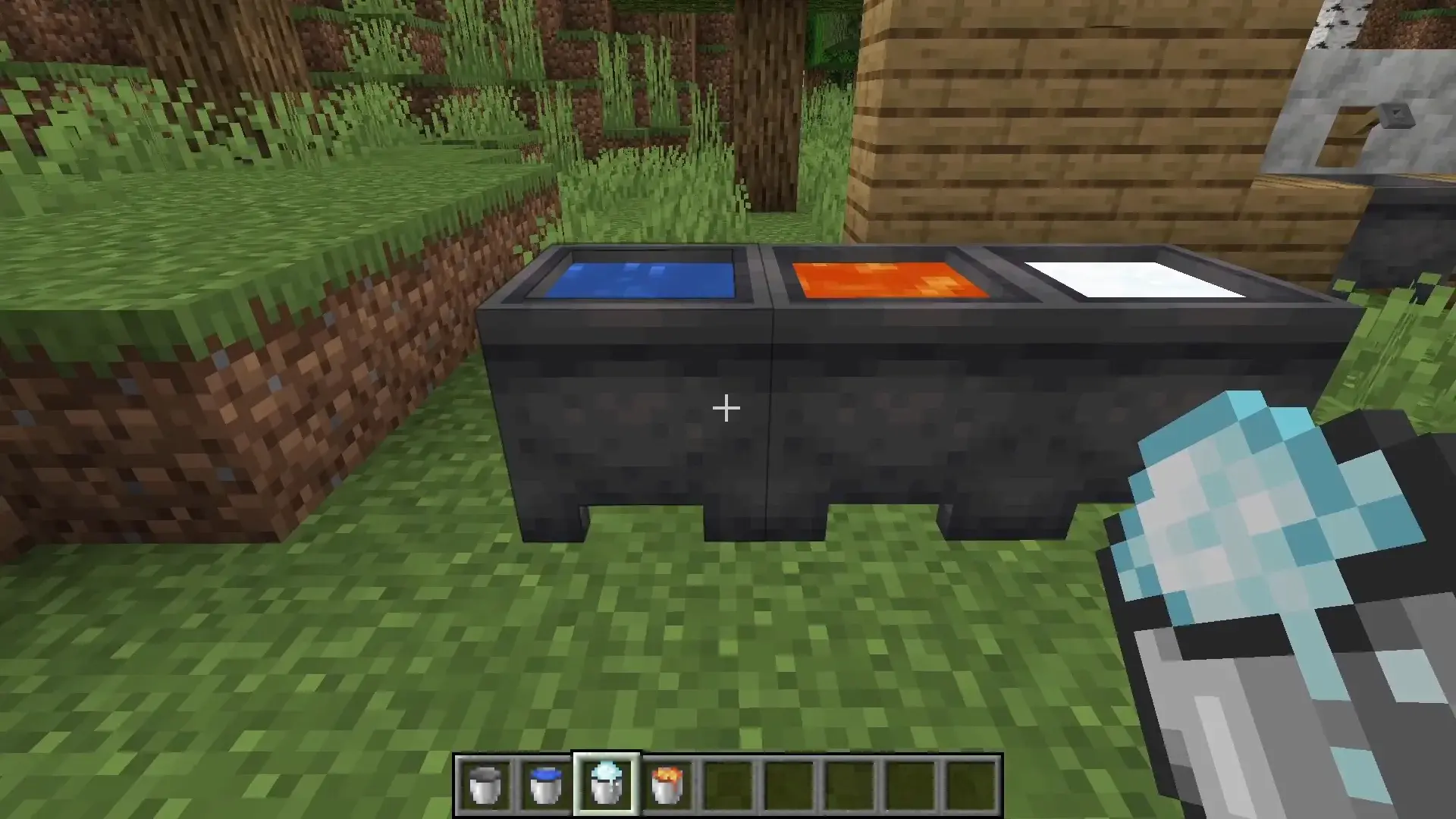 Minecraft. Как сделать ведро: крафт и применение - изображение