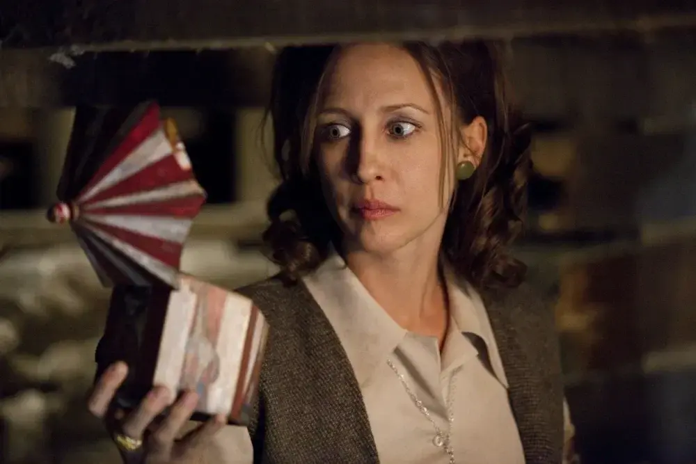 the-conjuring-vera-farmiga1.webp